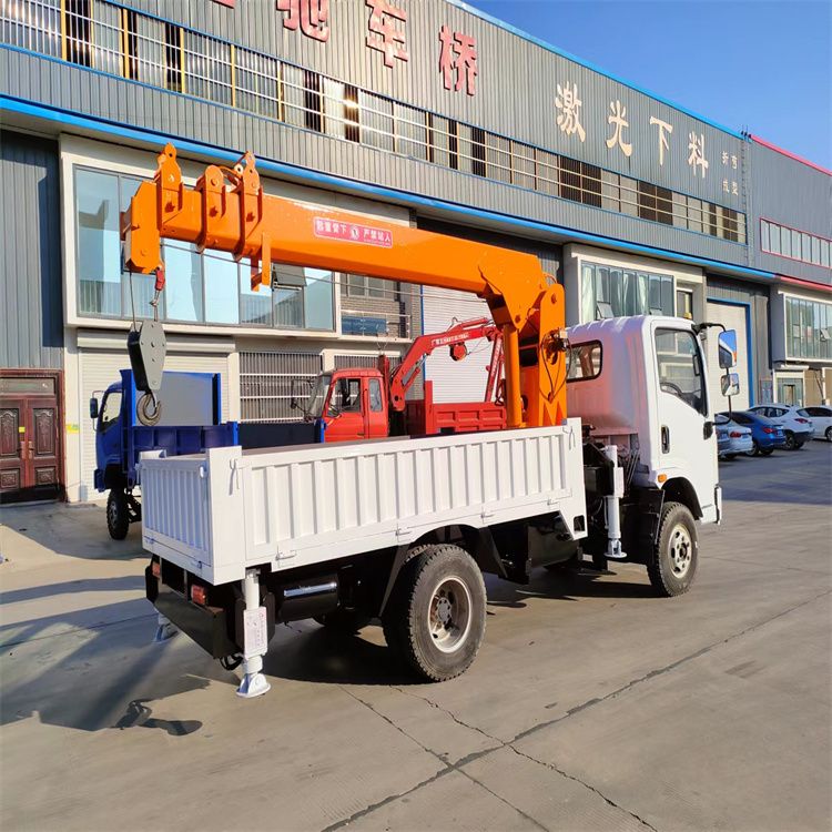 满城区三轮随车吊定制 农用改装机自备吊中瑞长期出售